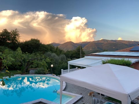 Mountain view, Pool view