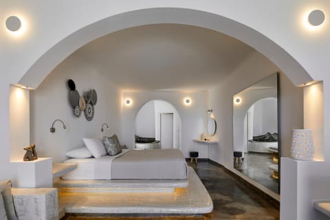 Suites of the Gods Cave Spa Hotel Hotel in Santorini