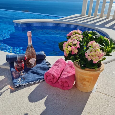 Pool view, towels