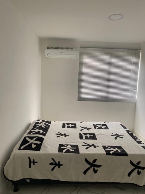 Bed, Bedroom, air conditioner