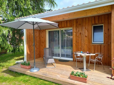 Patio, Garden, Dining area, Garden view