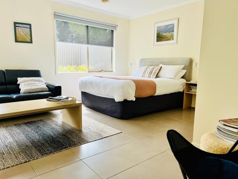 Marengo Beach Studios- Pet Friendly Apartment in Apollo Bay