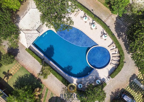 Bird's eye view, Area and facilities, Swimming pool