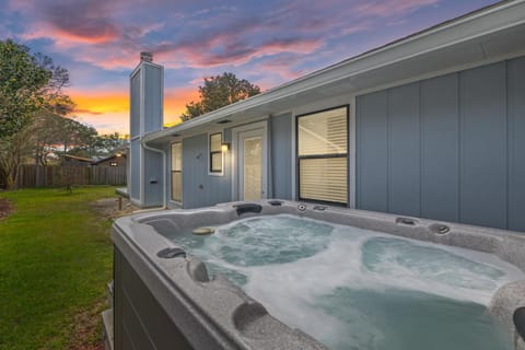 Natural landscape, Hot Tub, Pool view