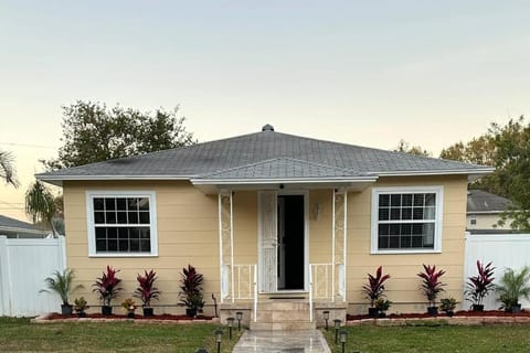 The perfect Gulfport Fl Getaway! House in Gulfport