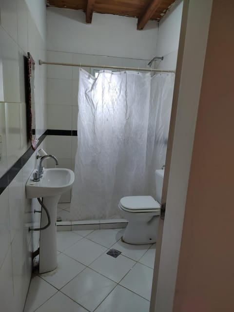 Shower, Toilet