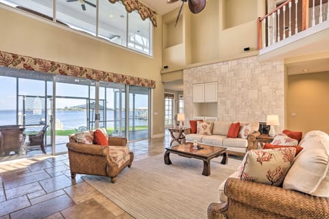 Upscale Waterfront Palm City Home with Dock! Maison in Palm City