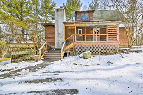 West Cornwall Cabin about 4 Mi to Covered Bridge! Haus in Cornwall