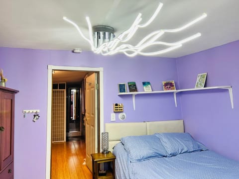 Tiny House with private Hot Tub near Seattle House in Lake Forest Park