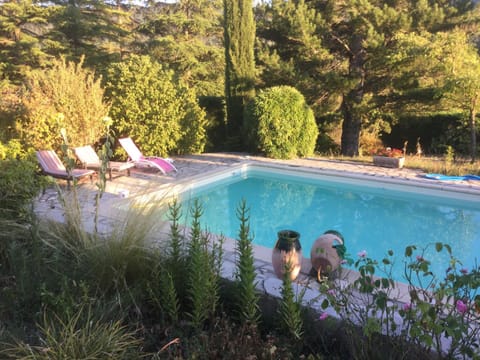 Garden view, Pool view, Swimming pool, sunbed