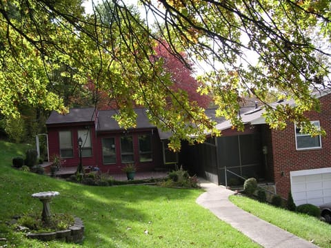 Master Bedroom with Garden View Vacation rental in Huntington