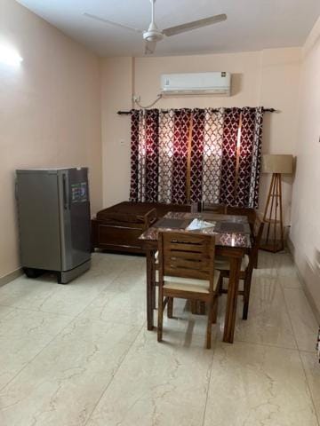 Lovely 2 Bedroom Apartment with kitchen & 2 washrooms Wohnung in Kolkata