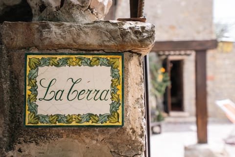 Logo/Certificate/Sign