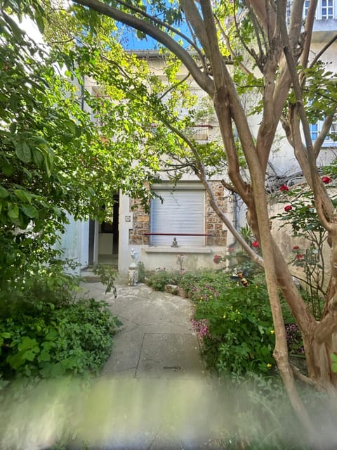 Property building, Spring, Garden, Garden view