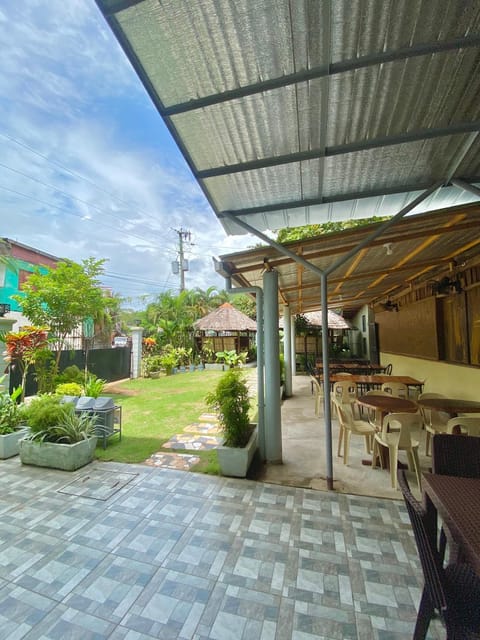 Property building, Restaurant/places to eat, Garden, Garden, Dining area, Garden view, Breakfast, Internal: Not applicable to any particular room