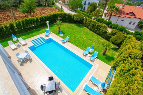 Patio, Garden, Seating area, Swimming pool, sunbed