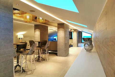 Lounge or bar