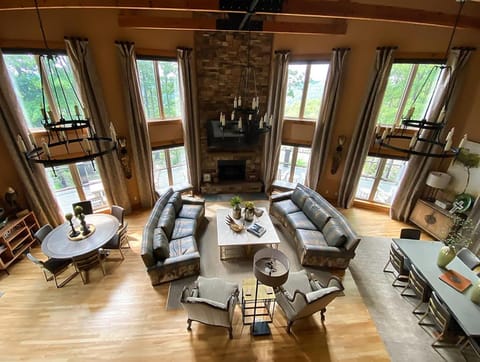 Pointe View Lodge Chalet in Tennessee