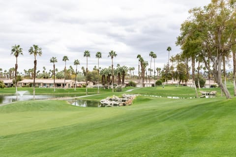 Paradise Point- Green View, Tennis, and Activity Club Villa in Palm Desert