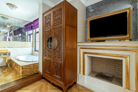 Hotel Room in Historic Mansion in Beylerbeyi Condo in Istanbul