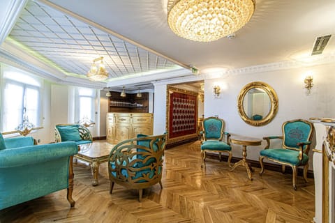 Exquisite Studio in Historic Mansion in Beylerbeyi Condo in Istanbul