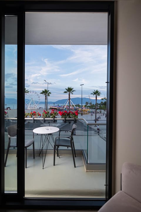 Natural landscape, View (from property/room), Balcony/Terrace, Sea view