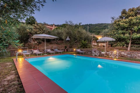 Villa Dondolino, a Stylish Farmhouse Villa in Lucca