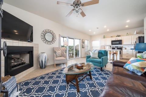 Living room, Lake view, Lake view, flat iron, kitchen