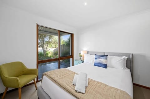 Juc Haven with Sensational Ocean Views House in Torquay