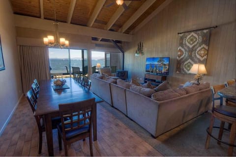 Sky Lake Splendor condo Apartment in South Lake Tahoe