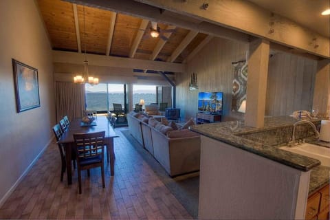 Sky Lake Splendor condo Apartment in South Lake Tahoe