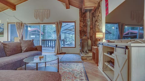 BearlyMuvin Cabin Maison in Mount Hood Village