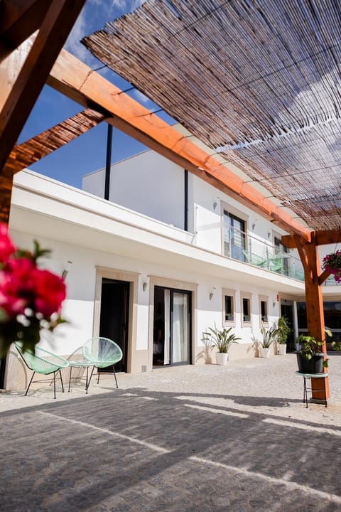 Property building, Patio, Day, Inner courtyard view