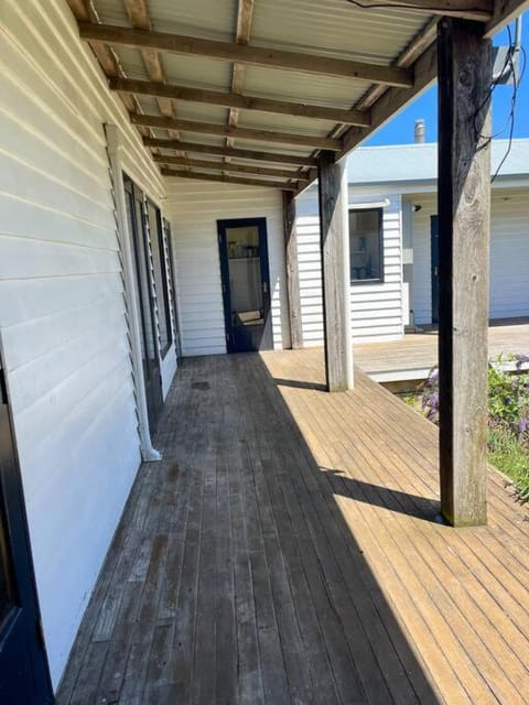 Pt Hesse Luxury Coastal Homestead House in Port Campbell