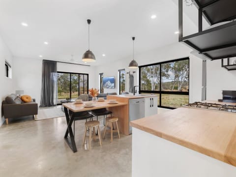 Snow Gums Retreat House in Jindabyne