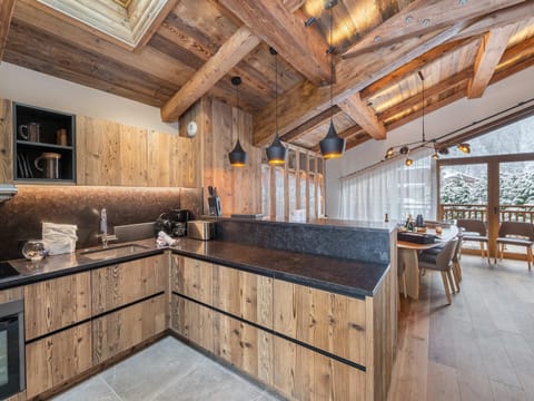 Chalet luxe avec piscine, sauna, et accès facile pistes Courchevel - FR-1-568-27 Chalet in Saint-Bon-Tarentaise