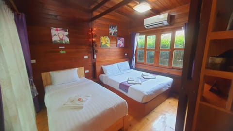 Areeya phubeach resort wooden house Chalet in Krabi Changwat