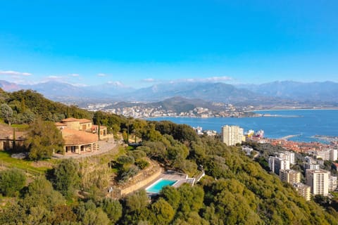 La Villa Deluxe une propriété d'Exception sur les hauteurs d'Ajaccio Villa in Ajaccio