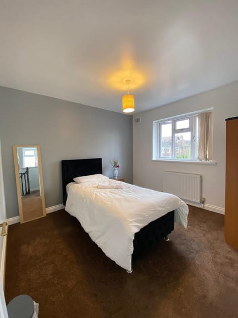 budget private rooms close to city centre and airport Vacation rental in Metropolitan Borough of Solihull