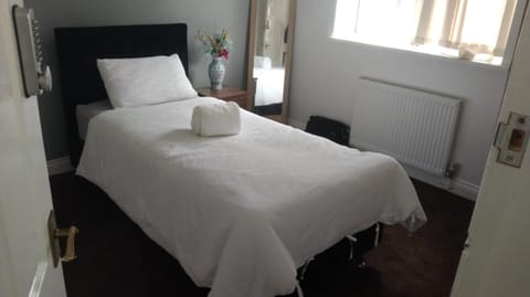 budget private rooms close to city centre and airport Vacation rental in Metropolitan Borough of Solihull