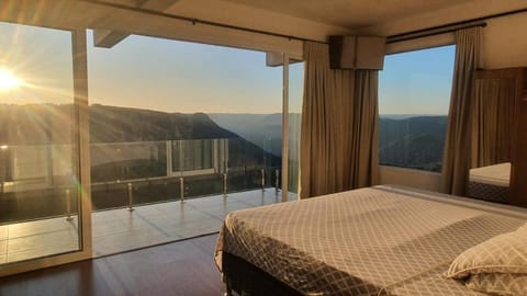 Bed, Natural landscape, View (from property/room), Balcony/Terrace, Photo of the whole room, Bedroom, Mountain view, Sunset