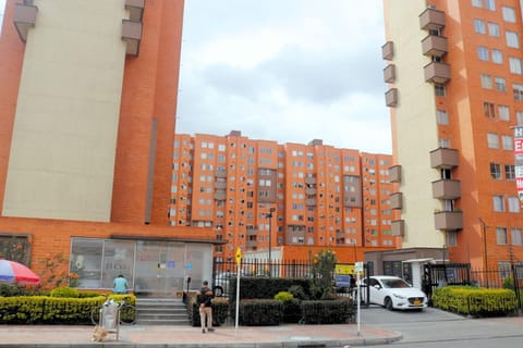 Acogedor Apartamento en zona residencial con vista a la ciudad Wi-Fi 350 Mbps Copropriété in Bogota