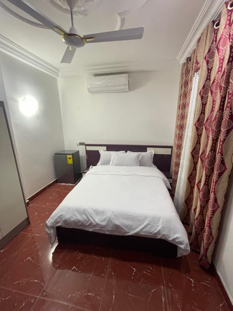 GEORGE VEE HOTEL LTD Bed and Breakfast in Kumasi