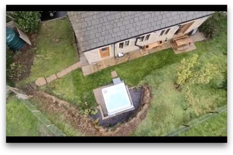 NEW BARN CONVERSION WITH PRIVATE HOT TUB Apartment in Calderdale