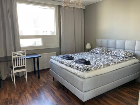 Photo of the whole room, Bedroom