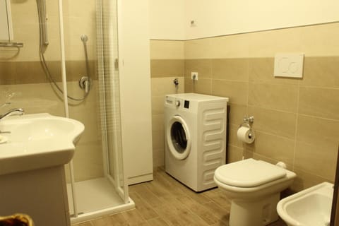 Shower, Toilet, Bathroom, bidet, washing machine