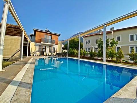 Patio, Garden, Swimming pool, sunbed