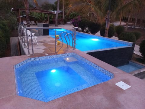 Hot Tub, Swimming pool