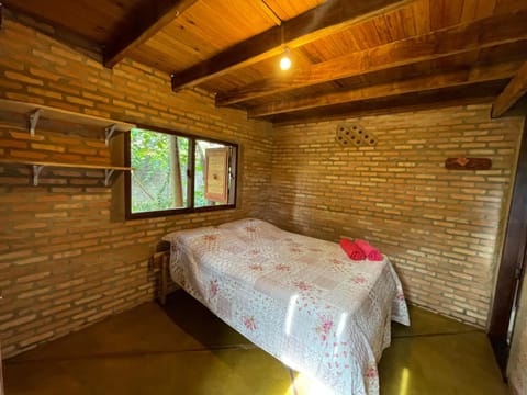 Suíte aconchegante Chalé do cerrado na Villa de São Jorge, venha viver essa experiência!! Chambre d’hôte in São Jorge