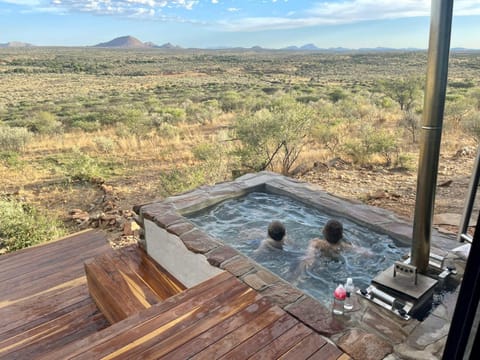 Natural landscape, Hot Tub, Mountain view, Swimming pool